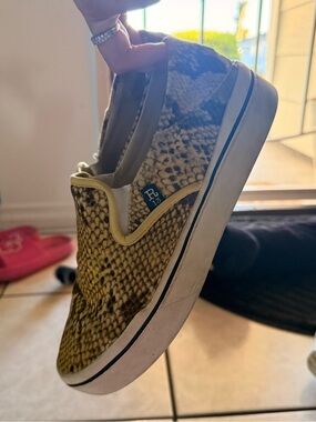 R13 slip on shoes